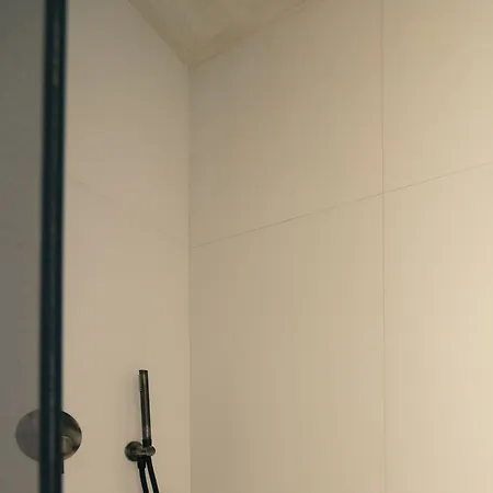 Apartment Path Ii *